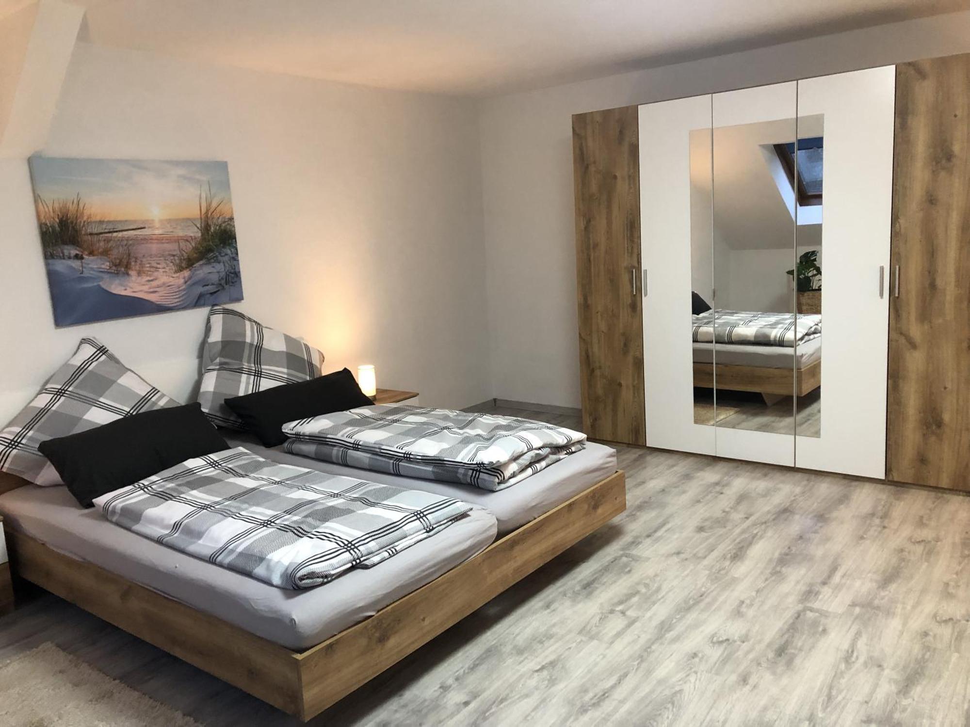 Moderne Vollmoeblierte Wohnung Цвикау Екстериор снимка